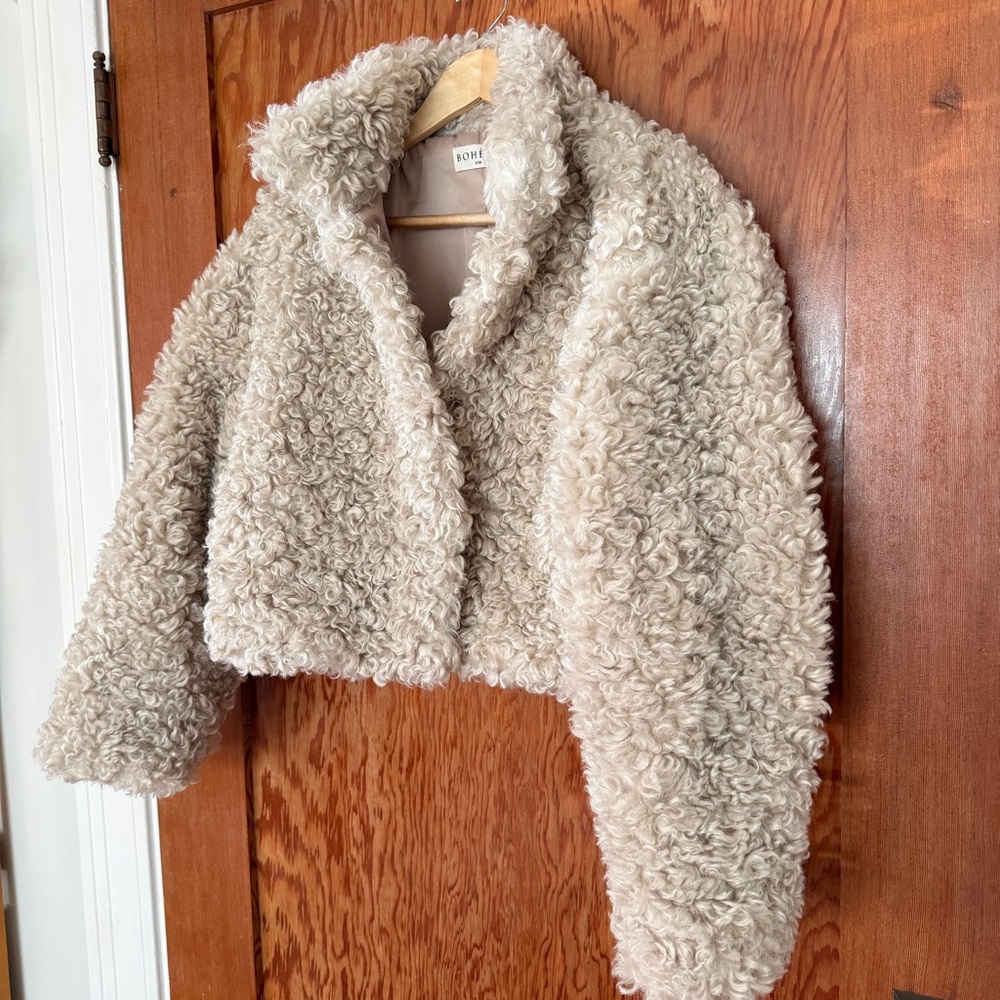 Boheme faux shearling cropped coat. S/M. NWOT. - Picture 6 of 9